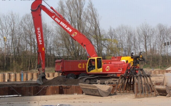 挖機加長臂廠家、長臂挖掘機廠家、長臂挖掘機改裝