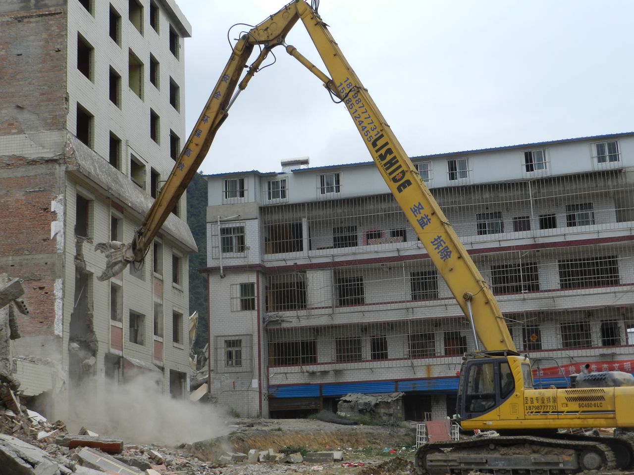 挖掘機拆樓臂、三段式加長臂、挖掘機拆樓臂廠家