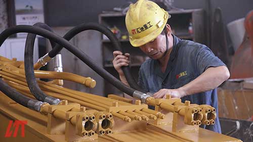 挖掘機(jī)加長(zhǎng)臂廠家.jpg 挖掘機(jī)加長(zhǎng)臂廠家.jpg